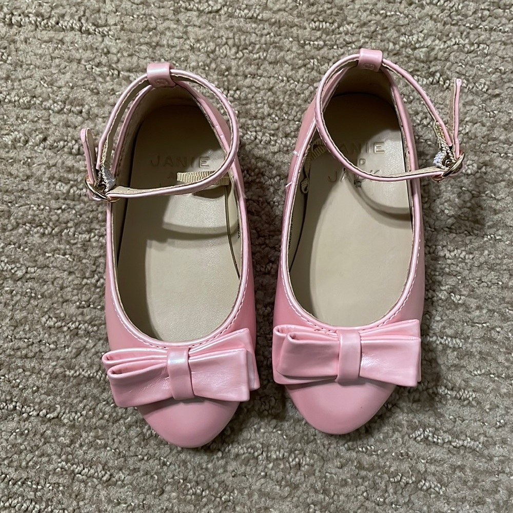 Janie and Jack pink ballet flats with bow! Size 5 in toddlers